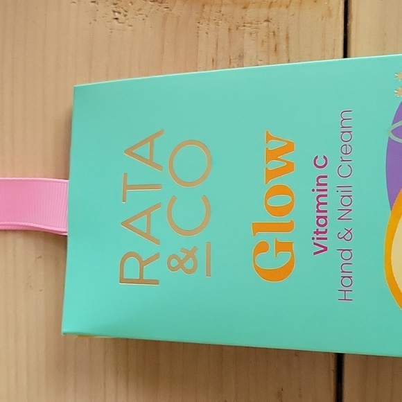 Rata & Co Glow Vitamin C Hand and Nail Cream - Picture 2 of 5